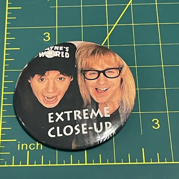 Vtg 1992 WAYNE'S WORLD Promo Movie Pin Back Button Badge Dana Carvey Mike Myers - Picture 4 of 4